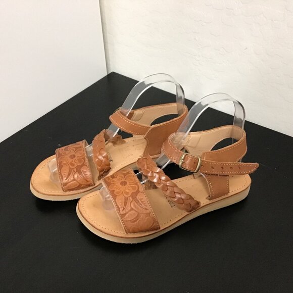 Cucos Girls Leather Sandals Braided Strap Adjustable Buckle Size 4Y (Approx) - Picture 3 of 14